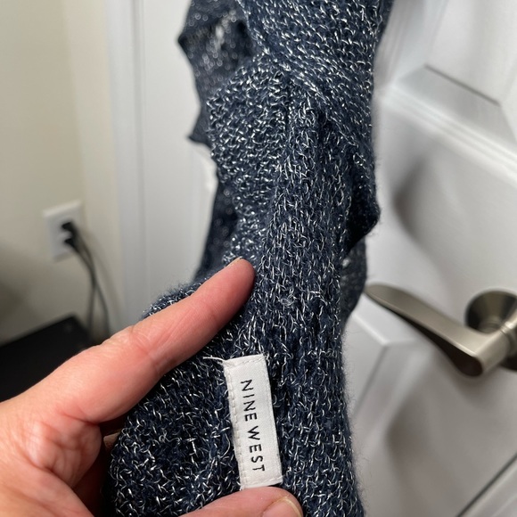 Women’s Scarf Bundle - Picture 8 of 11